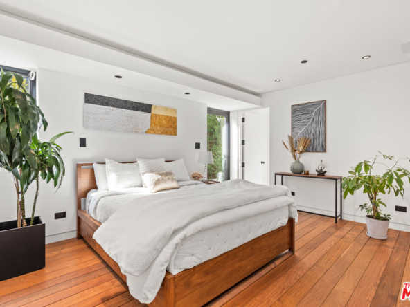 837 Berkeley St Santa Monica, CA 90403 36